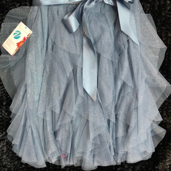 Beautiful size 1 two tone blue sparkly dress - Picture 7 of 7